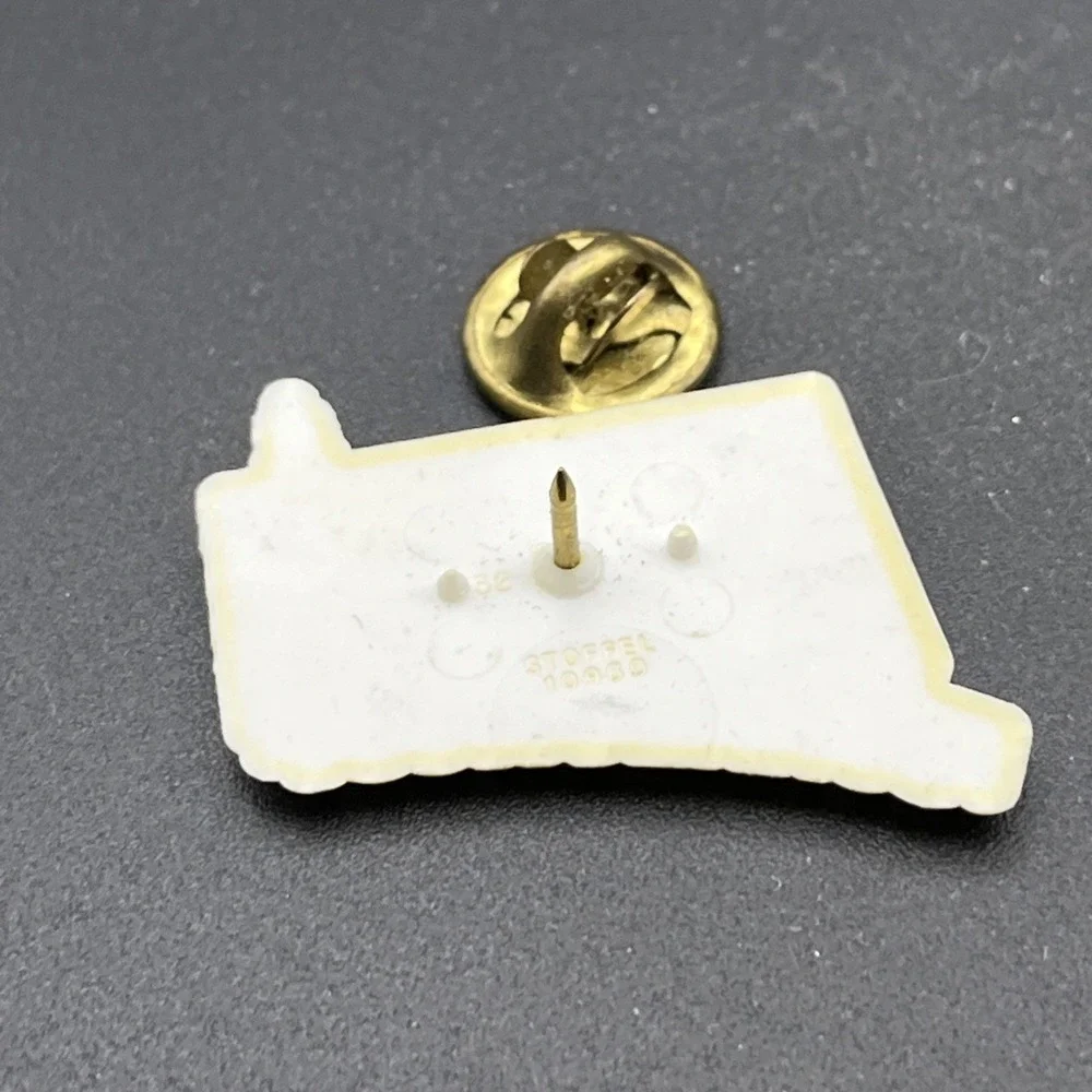 Connecticut‎ State Crest Town Buildings Plastic Lapel Hat Pin